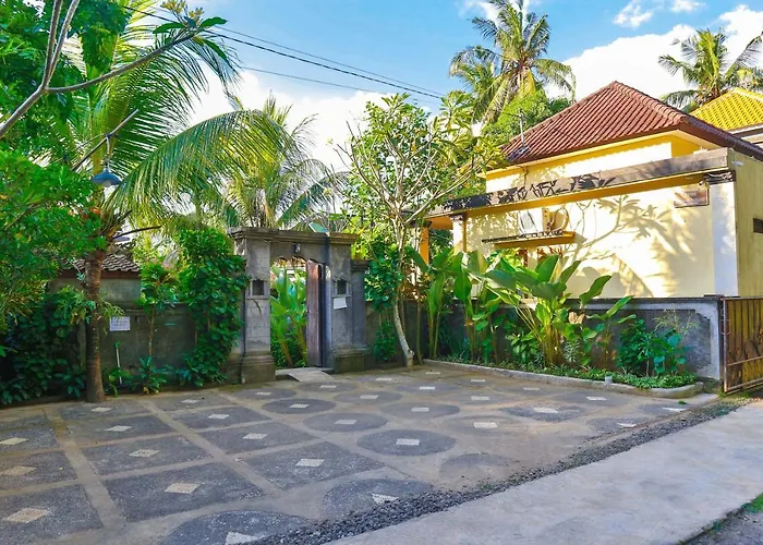 Aron Ubud 酒店